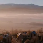 Дом отдыха Flowfort - Karkonosze - Mountain View - Private Hot Tub & Sauna Wojcieszyce